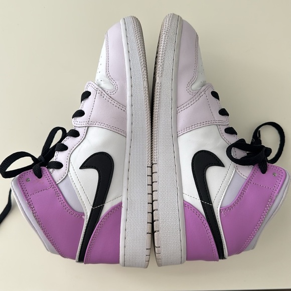 Air Jordan 1 Mid GS Purple White - Size 5Y | Gently Used - Picture 5 of 9